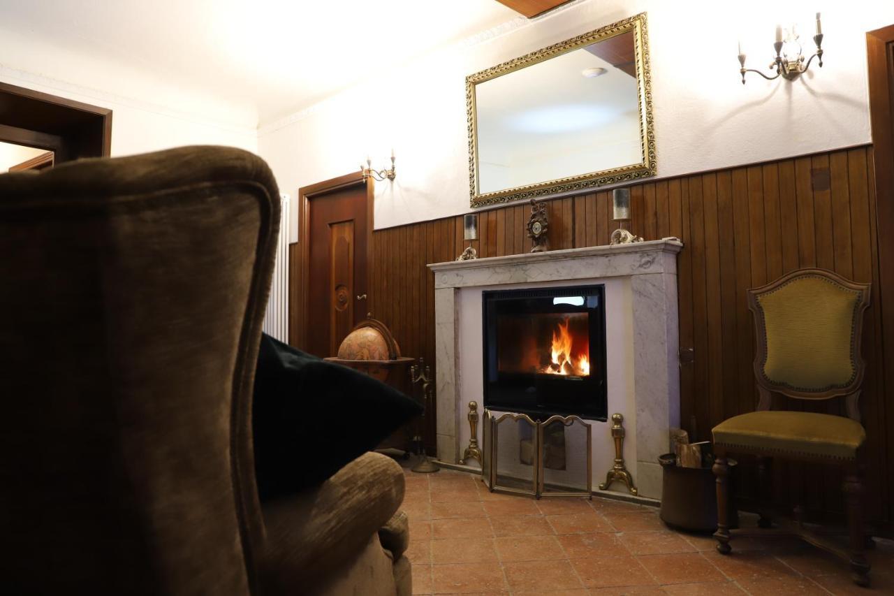 Monti Guesthouse Monti di Licciana Nardi Esterno foto